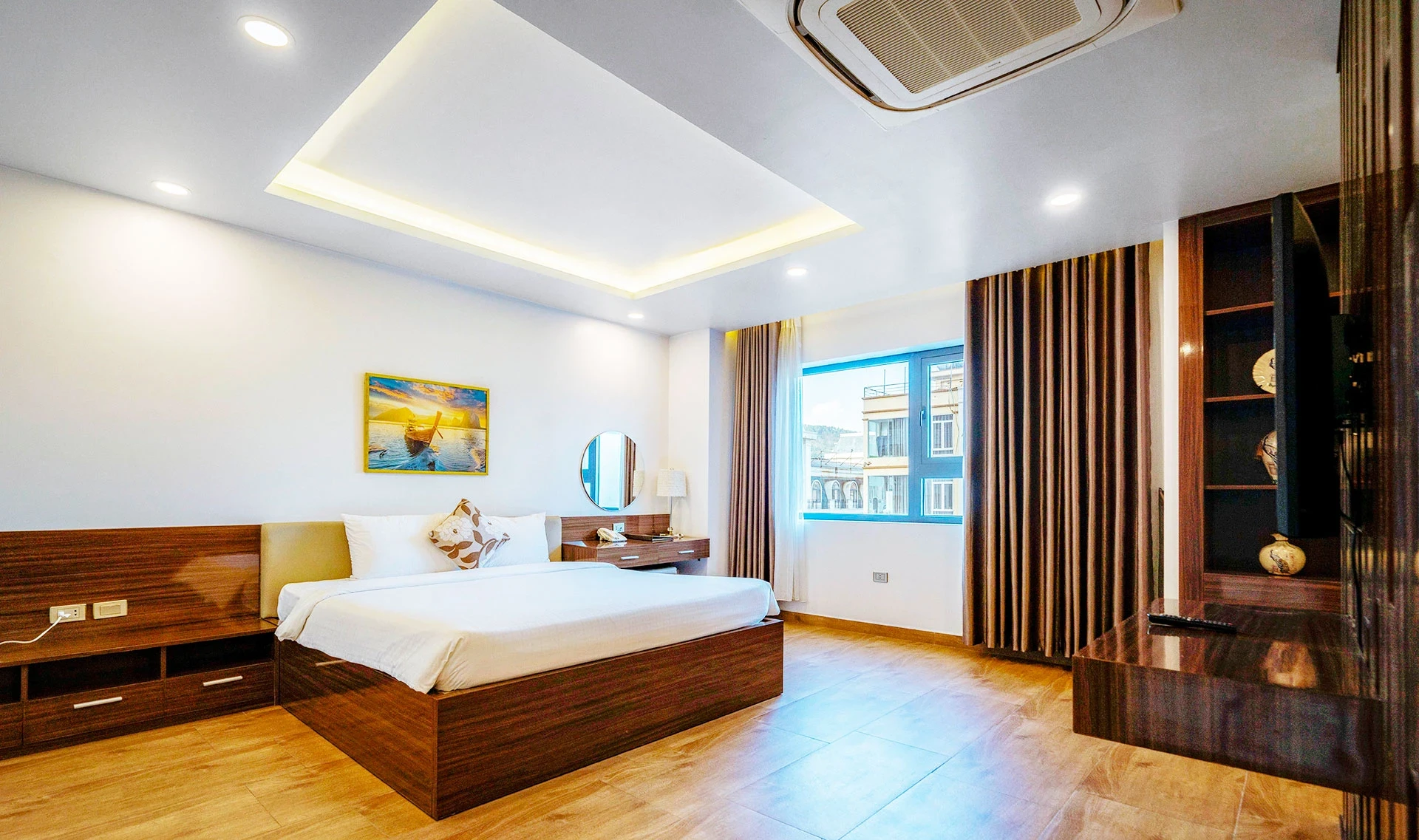 Âu Lạc Hạ Long Hotel